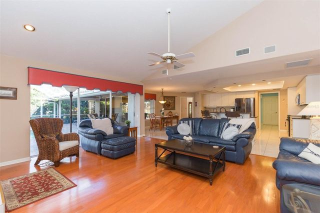 9108 CANBERLEY DRIVE, Tampa, FL 33647