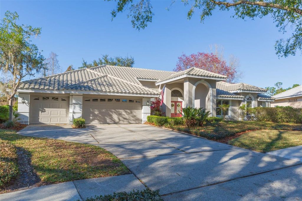 Image 2 of property listing at 9108 CANBERLEY DRIVE, Tampa, FL 33647