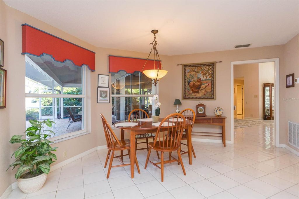 Image 11 of property listing at 9108 CANBERLEY DRIVE, Tampa, FL 33647