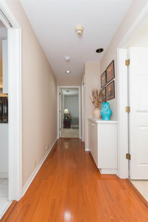 Image 36 of property listing at 9108 CANBERLEY DRIVE, Tampa, FL 33647