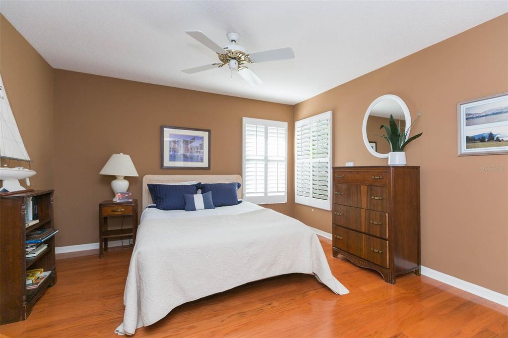 Image 38 of property listing at 9108 CANBERLEY DRIVE, Tampa, FL 33647