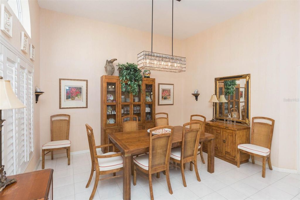Image 10 of property listing at 9108 CANBERLEY DRIVE, Tampa, FL 33647