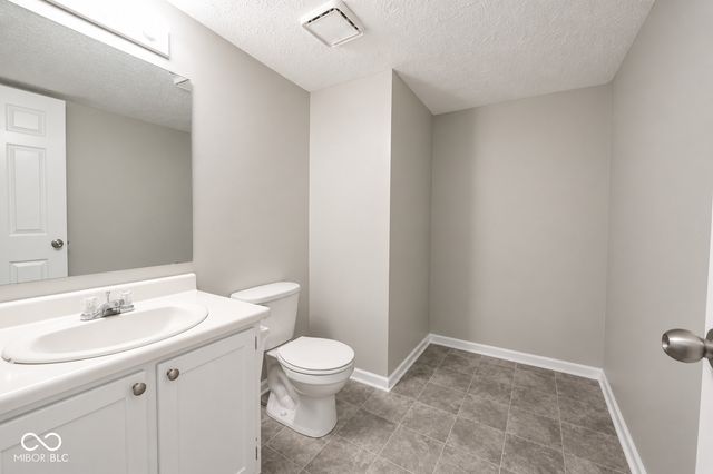 6032 Southbay Drive, Indianapolis, IN 46250