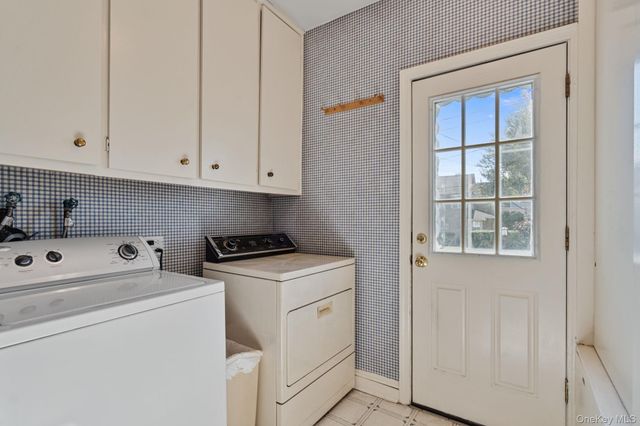 29 Summit Avenue, Lynbrook, NY 11563