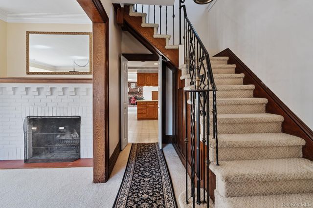 29 Summit Avenue, Lynbrook, NY 11563