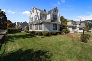 29 Summit Avenue, Lynbrook, NY 11563