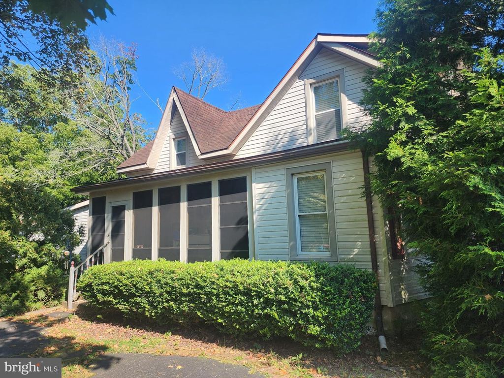 1198 S SPRING RD, Vineland, NJ 08361