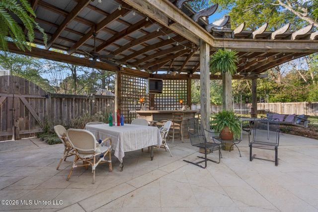 5111 Canton Heights Drive, Jackson, MS 39211