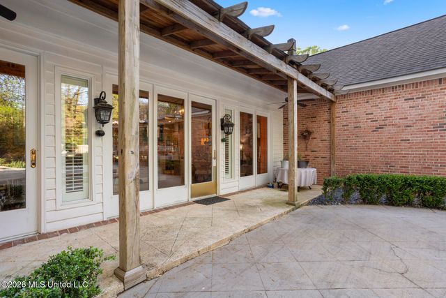 5111 Canton Heights Drive, Jackson, MS 39211