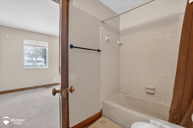 8454 Wesley Drive, Flushing Twp, MI 48433