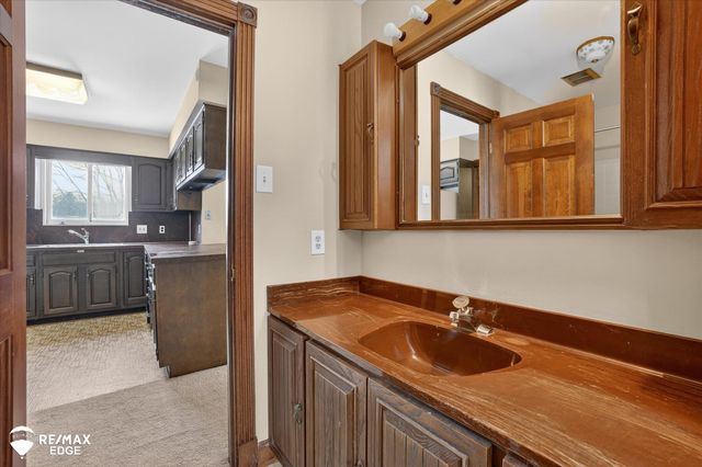 8454 Wesley Drive, Flushing Twp, MI 48433