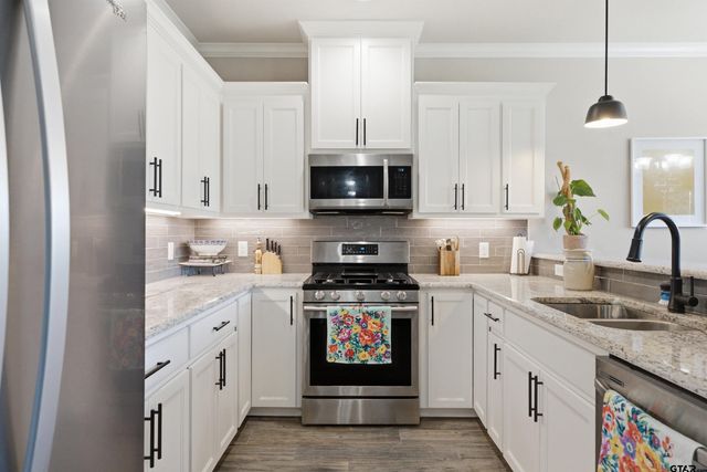 208 Patience, Lindale, TX 75771
