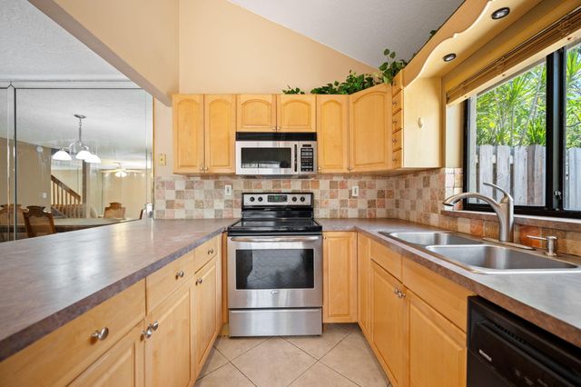 620 Commodore Drive, Plantation, FL 33325