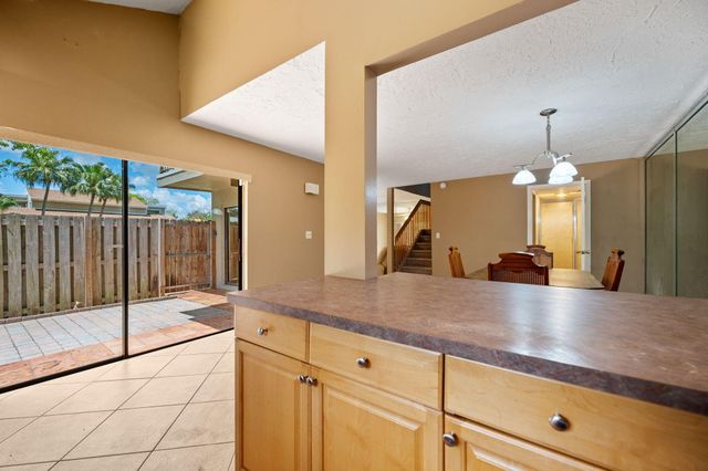 620 Commodore Drive, Plantation, FL 33325