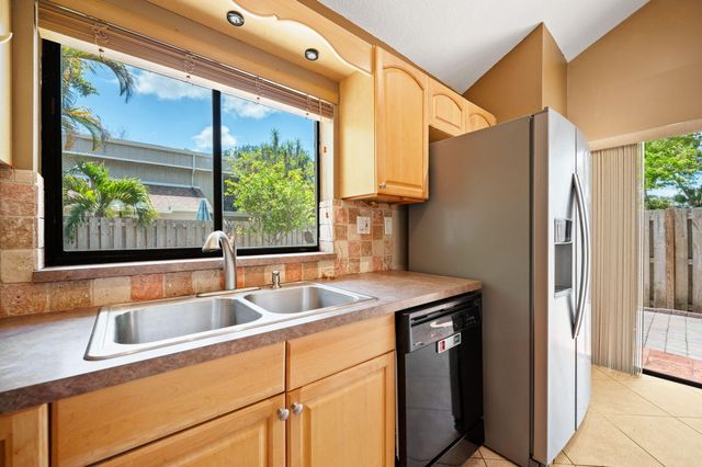 620 Commodore Drive, Plantation, FL 33325
