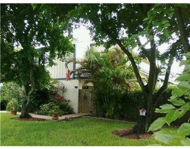 620 Commodore Drive, Plantation, FL 33325