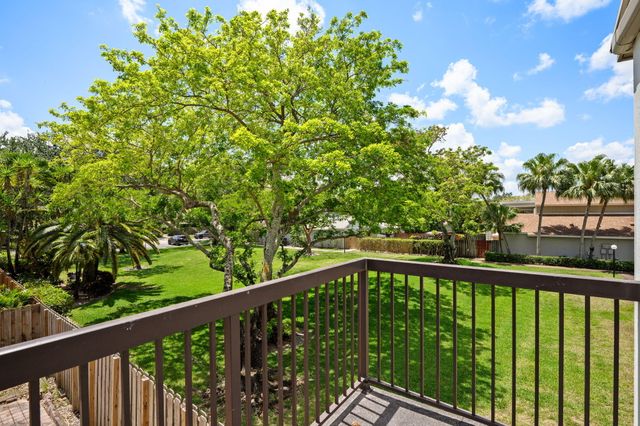 620 Commodore Drive, Plantation, FL 33325