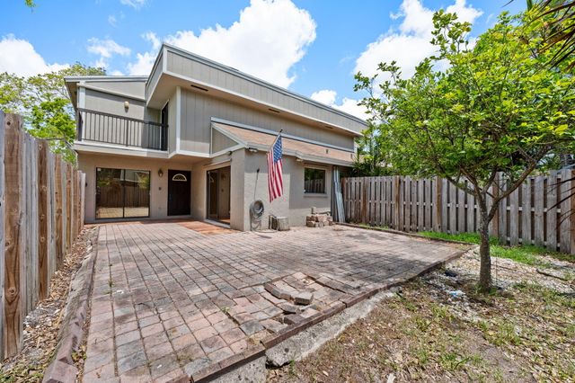 620 Commodore Drive, Plantation, FL 33325