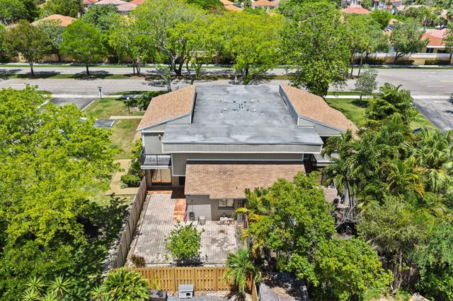 620 Commodore Drive, Plantation, FL 33325