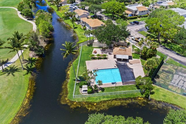 620 Commodore Drive, Plantation, FL 33325