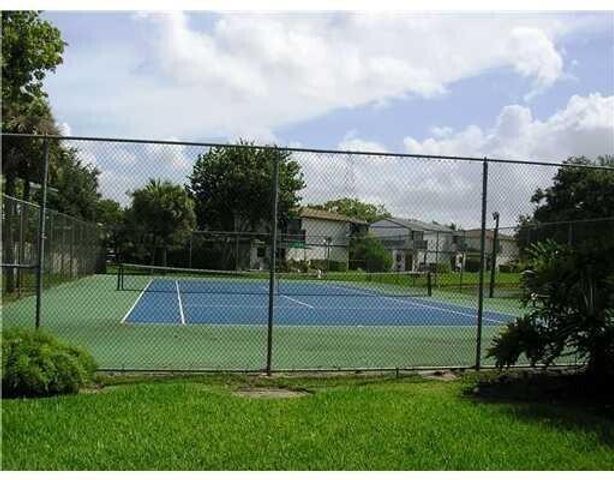 620 Commodore Drive, Plantation, FL 33325