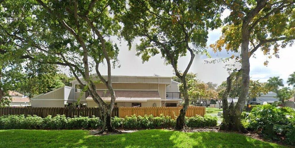 620 Commodore Drive, Plantation, FL 33325