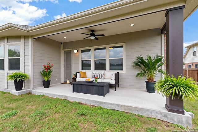 945 Foxbrook, Cibolo, TX 78108