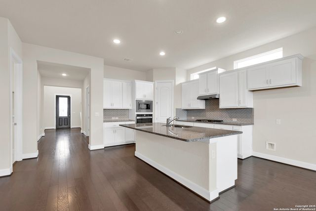 945 Foxbrook, Cibolo, TX 78108