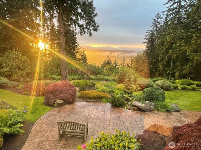 13748 242nd Avenue NE, Woodinville, WA 98077