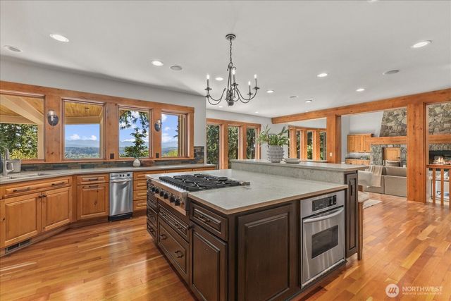 13748 242nd Avenue NE, Woodinville, WA 98077