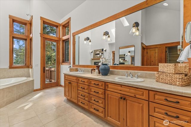 13748 242nd Avenue NE, Woodinville, WA 98077