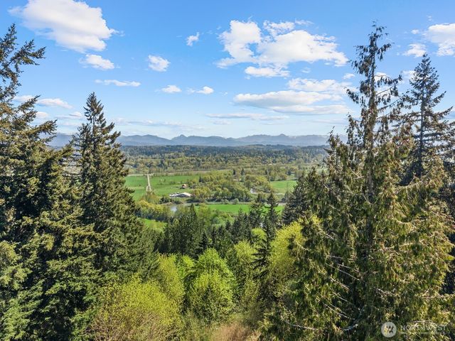 13748 242nd Avenue NE, Woodinville, WA 98077