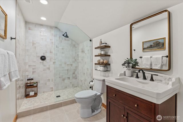 13748 242nd Avenue NE, Woodinville, WA 98077