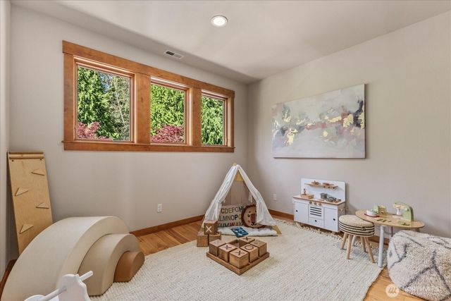 13748 242nd Avenue NE, Woodinville, WA 98077