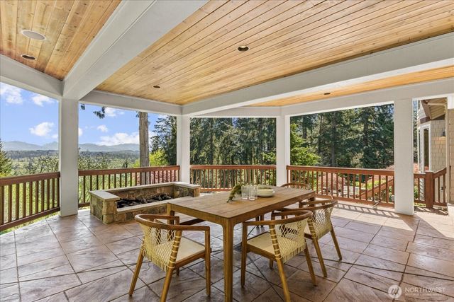 13748 242nd Avenue NE, Woodinville, WA 98077