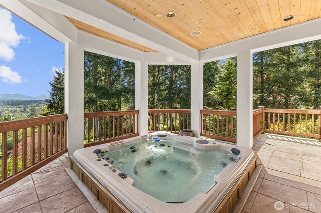 13748 242nd Avenue NE, Woodinville, WA 98077