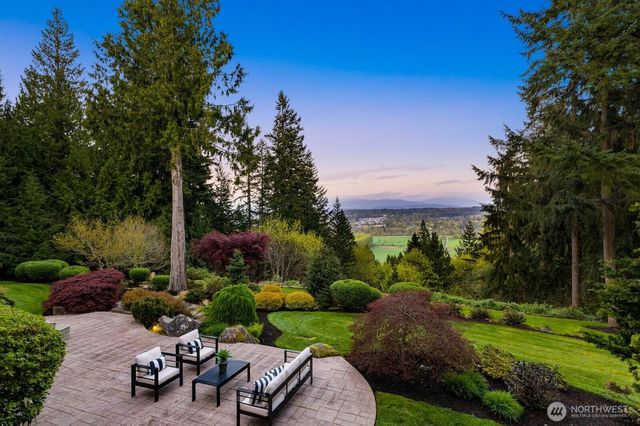13748 242nd Avenue NE, Woodinville, WA 98077