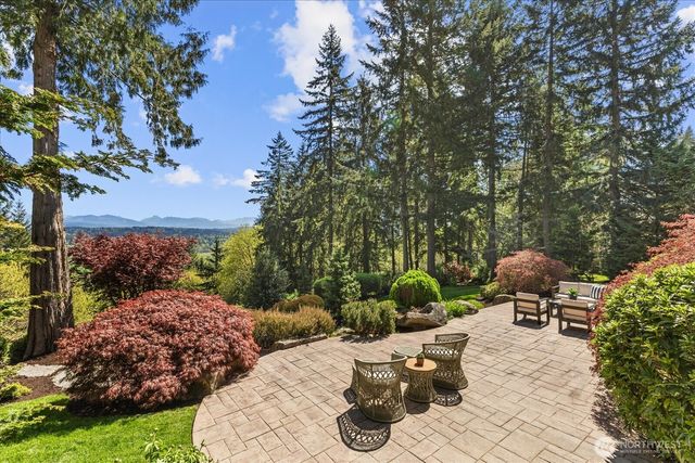 13748 242nd Avenue NE, Woodinville, WA 98077