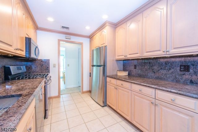 17 Morris Rd, West Orange Twp., NJ 07052