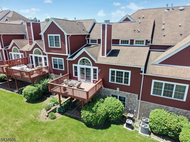 34 Turnberry Ln, Hardyston Twp., NJ 07419