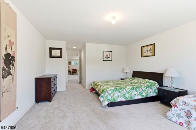 34 Turnberry Ln, Hardyston Twp., NJ 07419