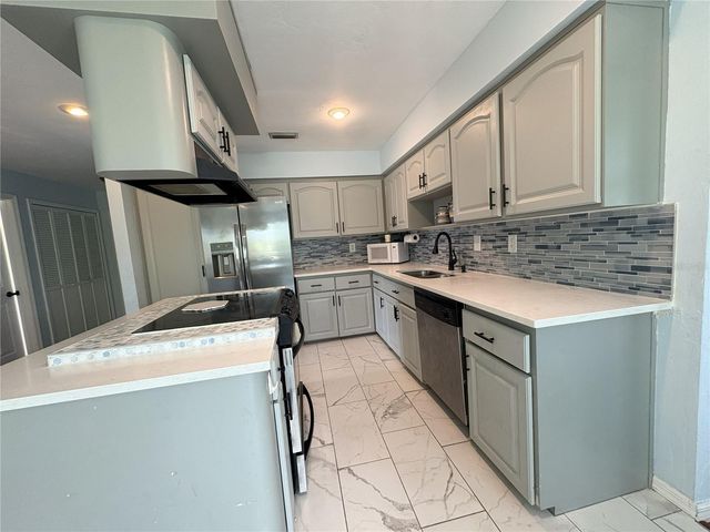100 KINGBIRD CIRCLE 1, Daytona Beach, FL 32119