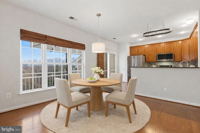 4477-B BEACON GROVE CIR, Fairfax, VA 22033