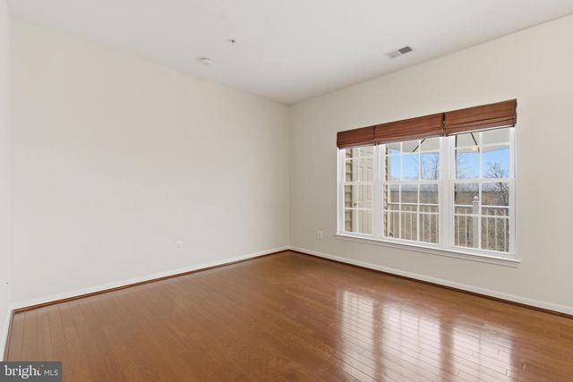 4477-B BEACON GROVE CIR, Fairfax, VA 22033