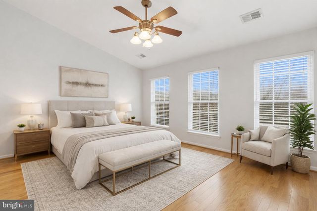 4477-B BEACON GROVE CIR, Fairfax, VA 22033