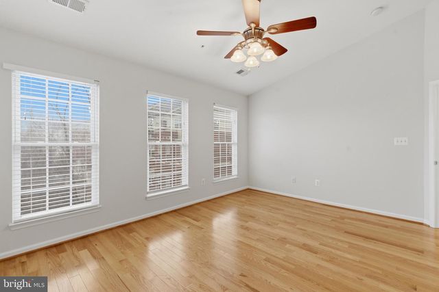 4477-B BEACON GROVE CIR, Fairfax, VA 22033