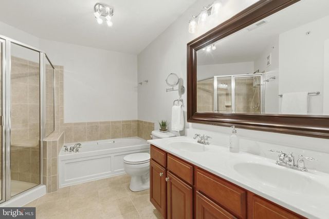 4477-B BEACON GROVE CIR, Fairfax, VA 22033