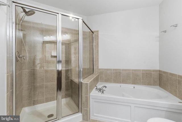 4477-B BEACON GROVE CIR, Fairfax, VA 22033