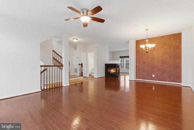 4477-B BEACON GROVE CIR, Fairfax, VA 22033