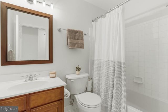 4477-B BEACON GROVE CIR, Fairfax, VA 22033